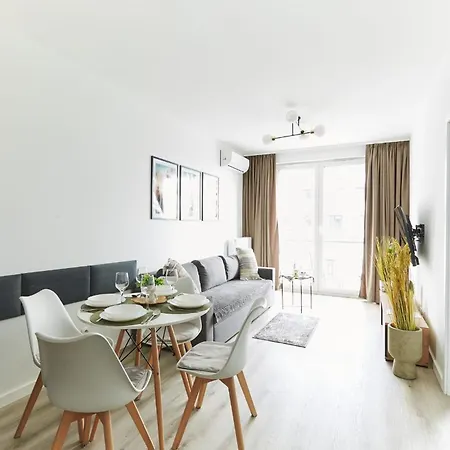 Apartament SkyTravel 27 Apartament Pileckiego Nowy Dwór Mazowiecki Airport Modlin 24H Nowy Dwór Mazowiecki