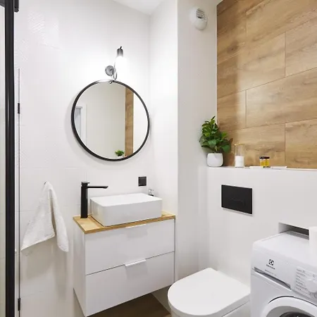 SkyTravel 27 Apartament Pileckiego Nowy Dwór Mazowiecki Airport Modlin 24H Nowy Dwór Mazowiecki