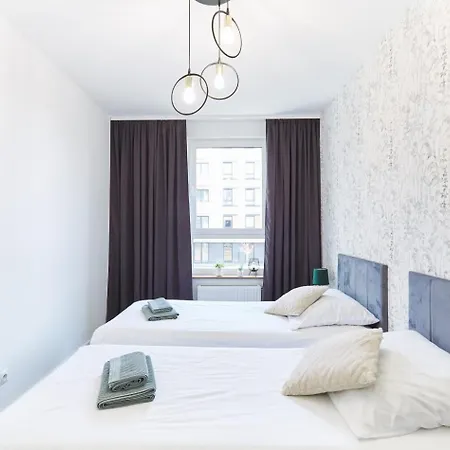 SkyTravel 27 Apartament Pileckiego Nowy Dwór Mazowiecki Airport Modlin 24H Apartament Nowy Dwór Mazowiecki